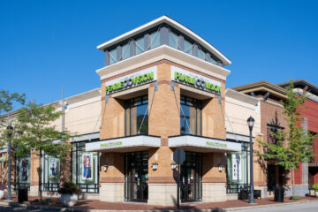 Storefront of Pearle Vision at Legacy Village